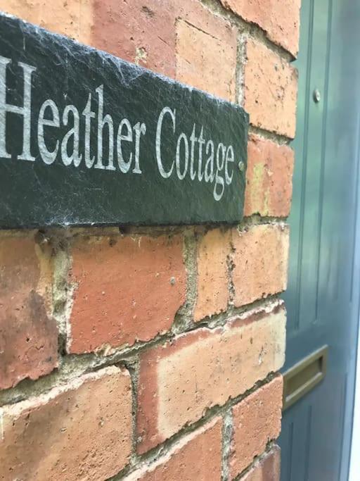 Cosy Heather Cottage Ashbourne  Exterior photo